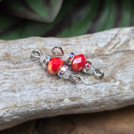 2 handgefertigte Verbinder mit Kristallglasperlen & Strass im Vintage-Stil – perfekt für Ketten, Armbänder oder Ohrringe. Größe: 19 mm. Farbe: Koralle/Weiß/Silber.