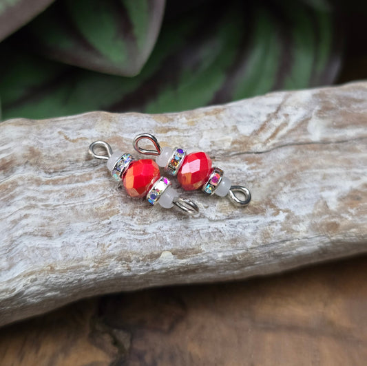 2 handgefertigte Verbinder mit Kristallglasperlen & Strass im Vintage-Stil – perfekt für Ketten, Armbänder oder Ohrringe. Größe: 19 mm. Farbe: Koralle/Weiß/Silber.