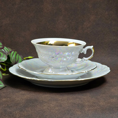 3-teiliges Walbrzych Gedeck aus den 1970ern: Weiß, Goldrand & Lusterware-Schimmer. Sehr guter Zustand, perfekter Vintage-Charme für Sammler und Teestunden.