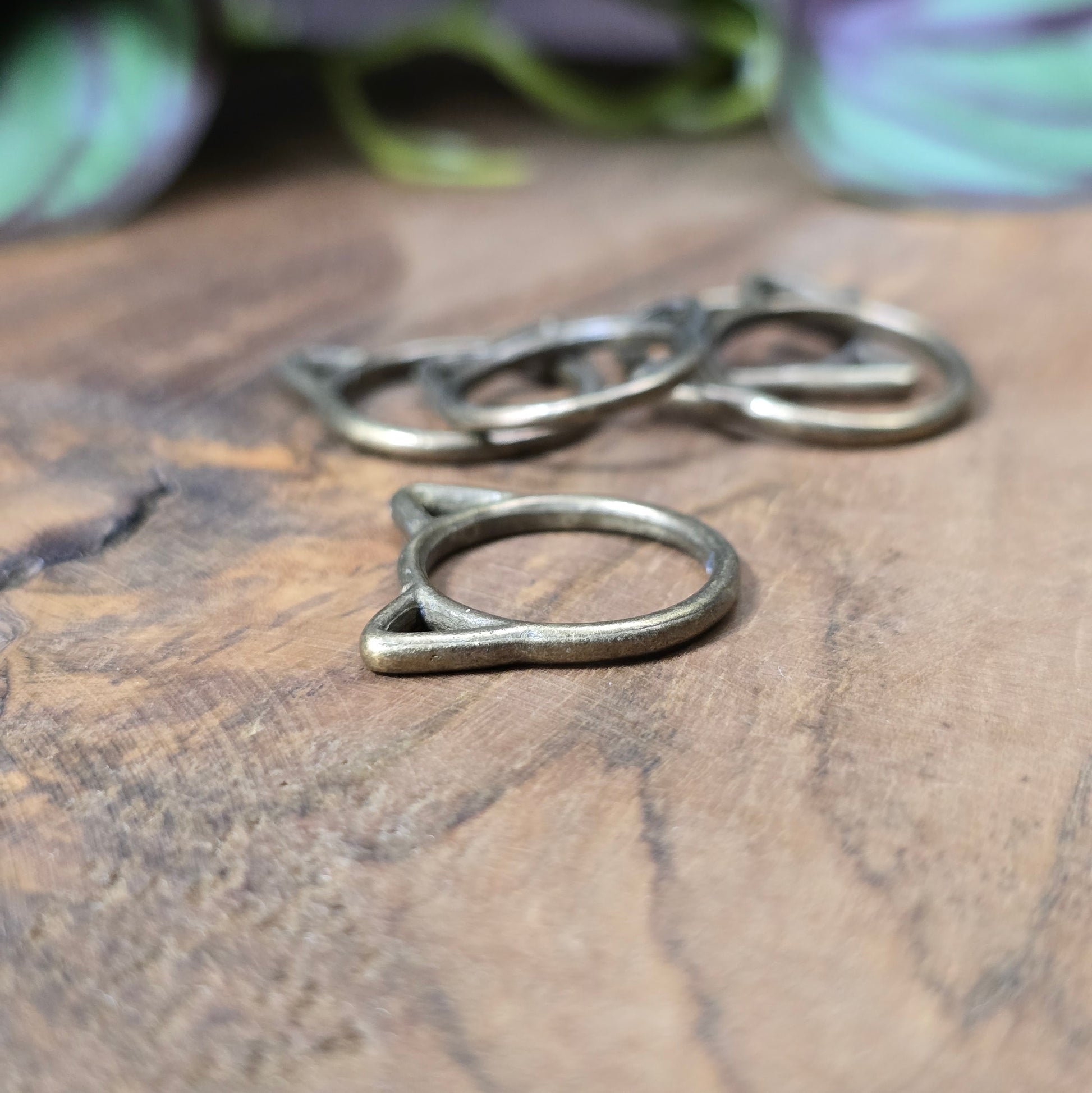 Antik bronzefarbene Verbindungsringe mit Katzenohren, 17mm, 5er-Set für Schmuckdesign und DIY