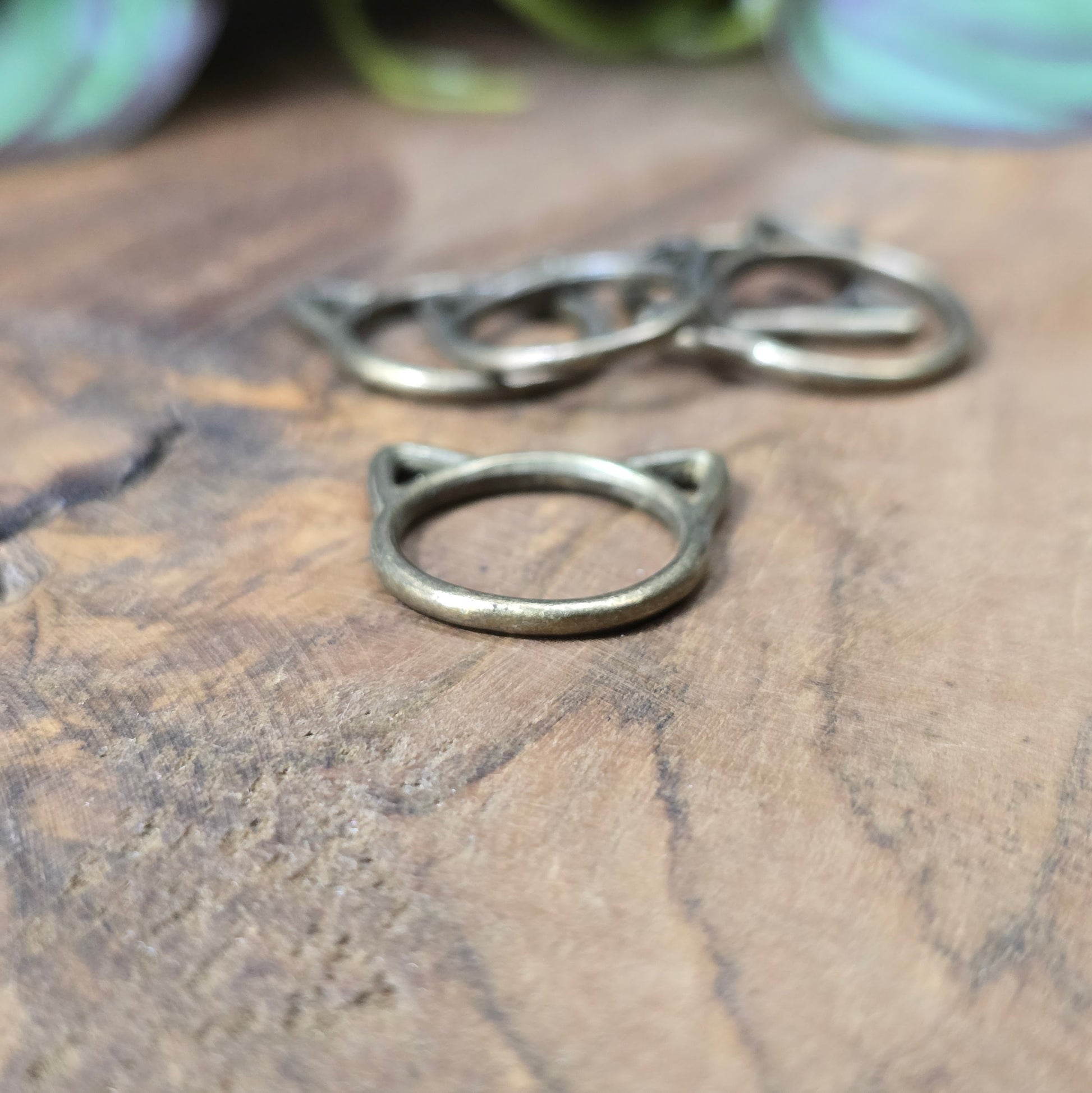 Antik bronzefarbene Verbindungsringe mit Katzenohren, 17mm, 5er-Set für Schmuckdesign und DIY