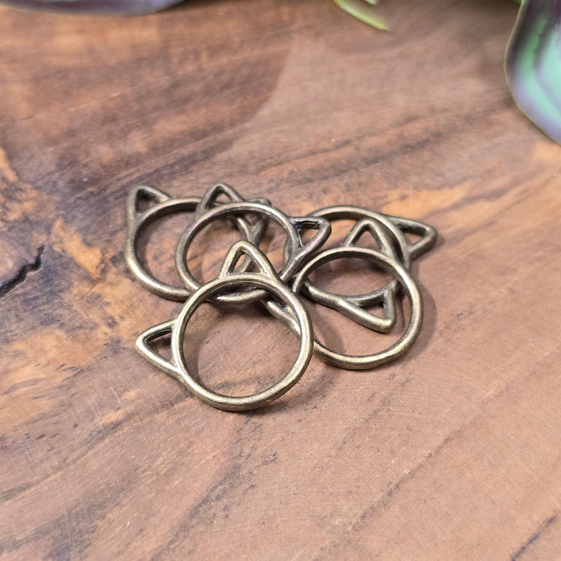 Antik bronzefarbene Verbindungsringe mit Katzenohren, 17mm, 5er-Set für Schmuckdesign und DIY