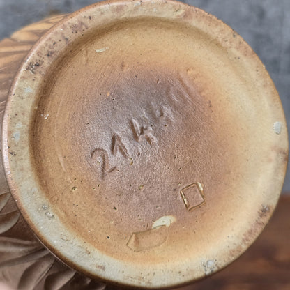 Vintage Art-Déco-Vase, braun gespritzt mit plastischem Ährenrelief, H 21 cm, Ø 12,5 cm, innen glänzend braun, wahrscheinlich Nordböhmen 1930er.