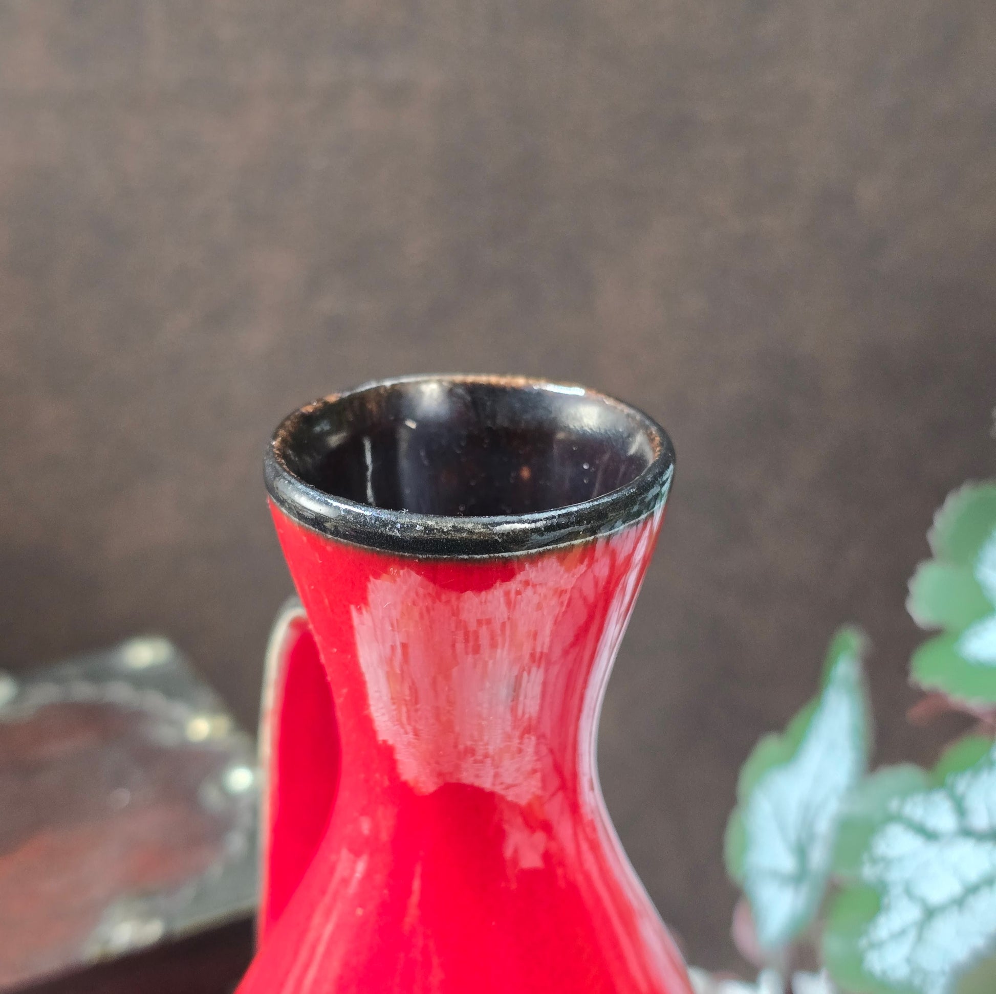 BAY Keramik Vase 222-17, rot mit schwarzem Rand, Mid-Century Fat Lava Design aus den 1960er–70er Jahren, West-Germany Original.