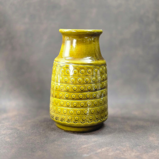 Bay Keramik Vase 519-17 in Olivgrün, 1970er West German Pottery mit Reliefdekor, Vintage-Vase mit kleinen Chips, dekoratives Sammlerstück.