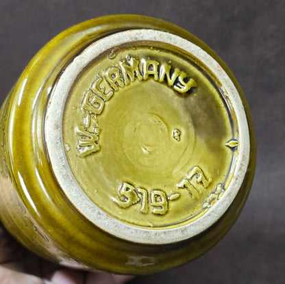 Bay Keramik Vase 519-17 in Olivgrün, 1970er West German Pottery mit Reliefdekor, Vintage-Vase mit kleinen Chips, dekoratives Sammlerstück.