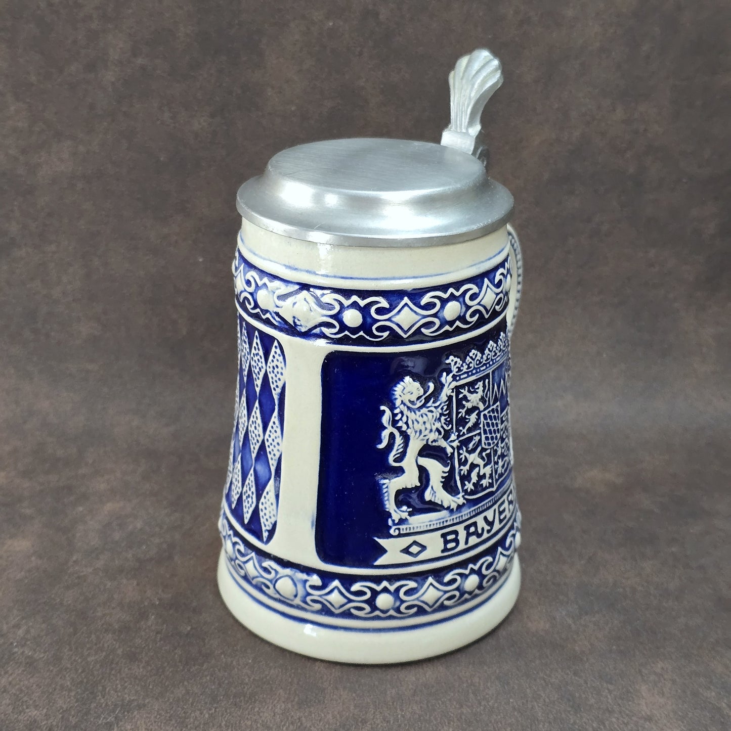 Bayerischer Bierseidel mit Zinndeckel, Steinzeug blau-weiß, GERZ West Germany Vintage 1960er–1970er.