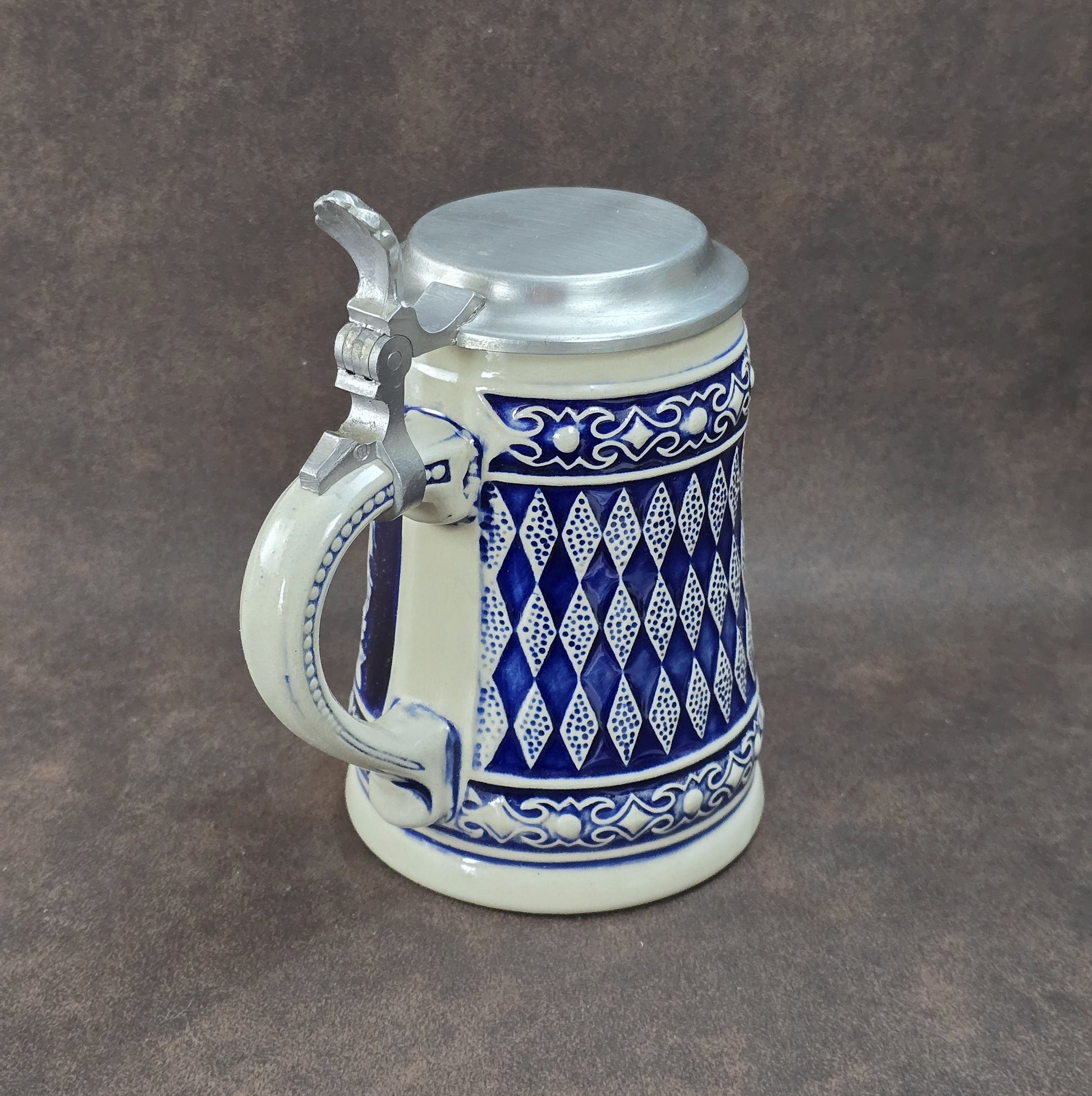 Bayerischer Bierseidel mit Zinndeckel, Steinzeug blau-weiß, GERZ West Germany Vintage 1960er–1970er.