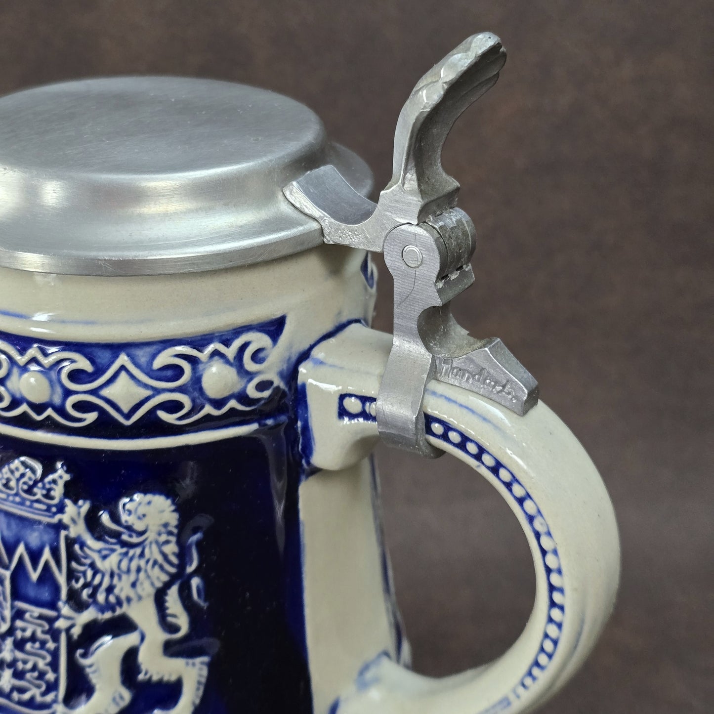 Bayerischer Bierseidel mit Zinndeckel, Steinzeug blau-weiß, GERZ West Germany Vintage 1960er–1970er.