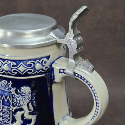 Bayerischer Bierseidel mit Zinndeckel, Steinzeug blau-weiß, GERZ West Germany Vintage 1960er–1970er.