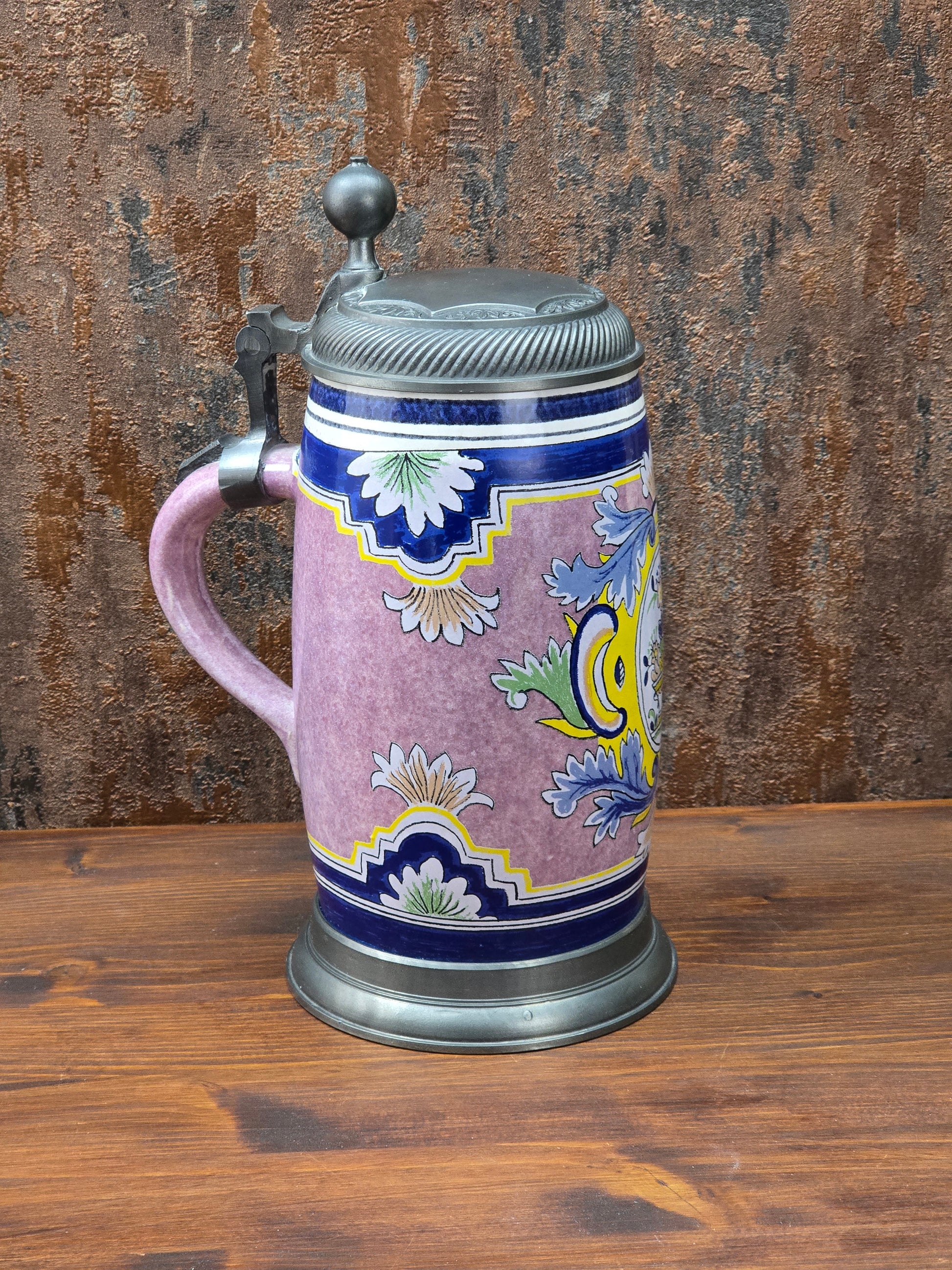 Historischer ALWE Bierkrug von 1989 mit Zinndeckel, 1 Liter Fassungsvermögen, florales Dekor, gefertigt in West Germany für Binding.