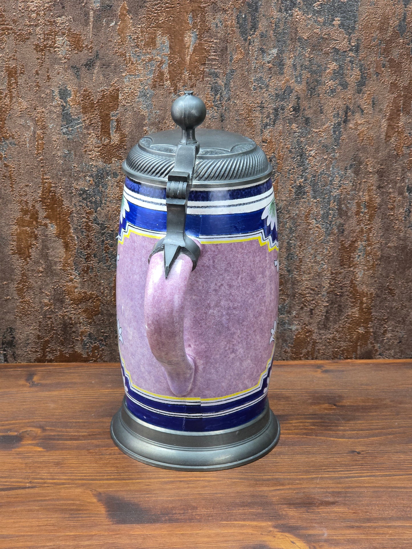 Historischer ALWE Bierkrug von 1989 mit Zinndeckel, 1 Liter Fassungsvermögen, florales Dekor, gefertigt in West Germany für Binding.