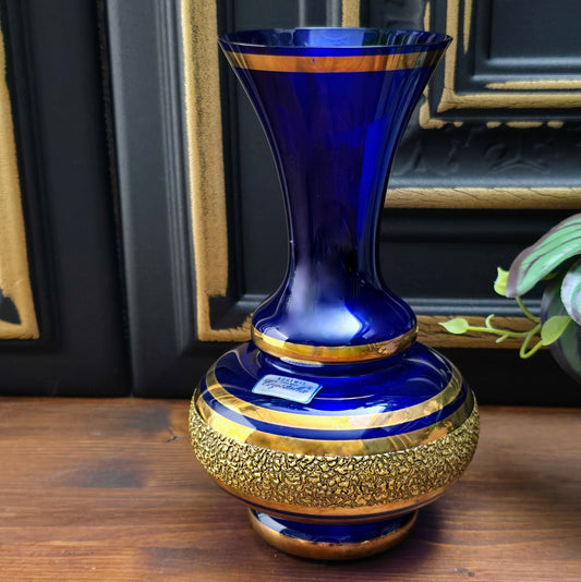 Diese edle Crystalex Vase wartet schon darauf, dein Zuhause zu bereichern – sichere dir jetzt dieses Originalstück aus Böhmen!