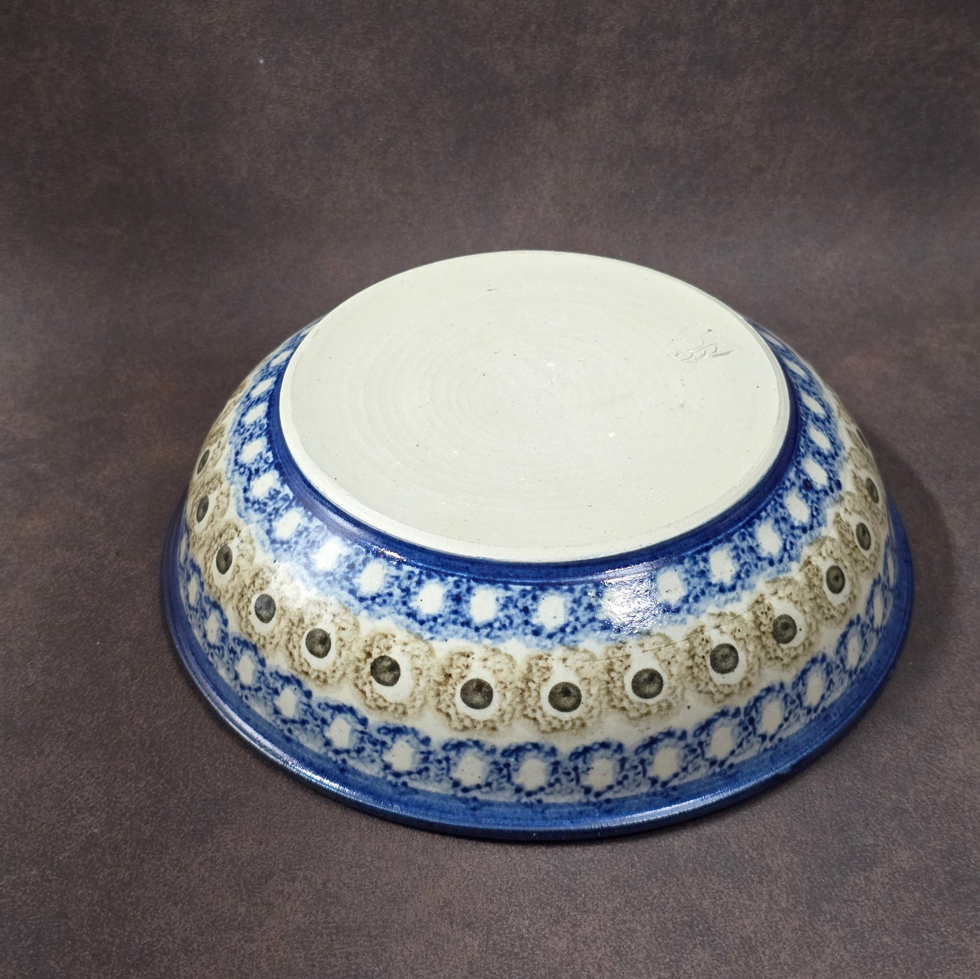 Bunzlauer Keramikschale aus den 1970er Jahren mit blauem Schwämmeldekor, runde Form, 18 cm Durchmesser, Vintage-Küchenkeramik