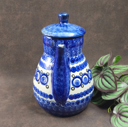 Bunzlauer Schwämmeldekor-Kanne 1970er, Ceramika Artystyczna, 1L, Blau-Weiß, handbemalt, polnische Keramik im sehr guten Vintagezustand.