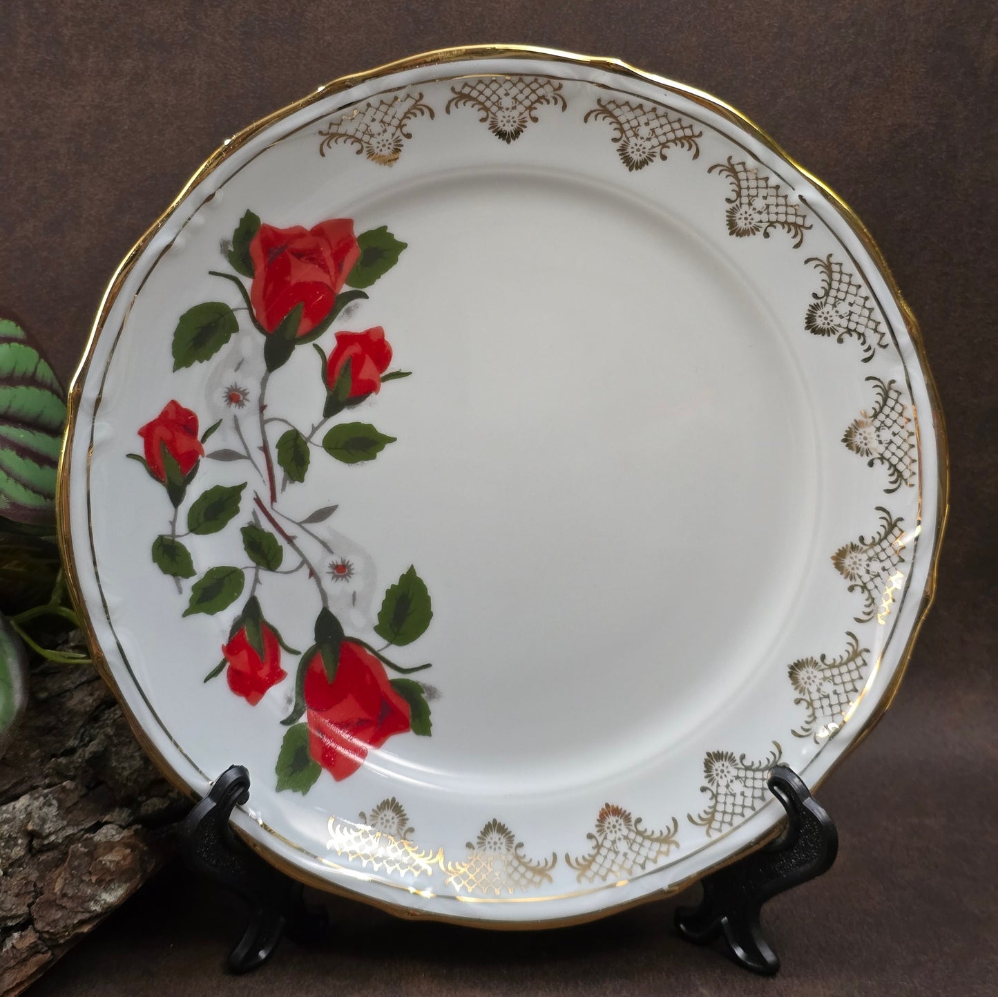 Romantisches Vintage-Gedeck von Chodziez, Polen, ca. 1970–80er. Mit Rosen- & Golddekor – 3-teilig, sehr gut erhalten. Ideal für Sammler:innen & Retro-Küchen!