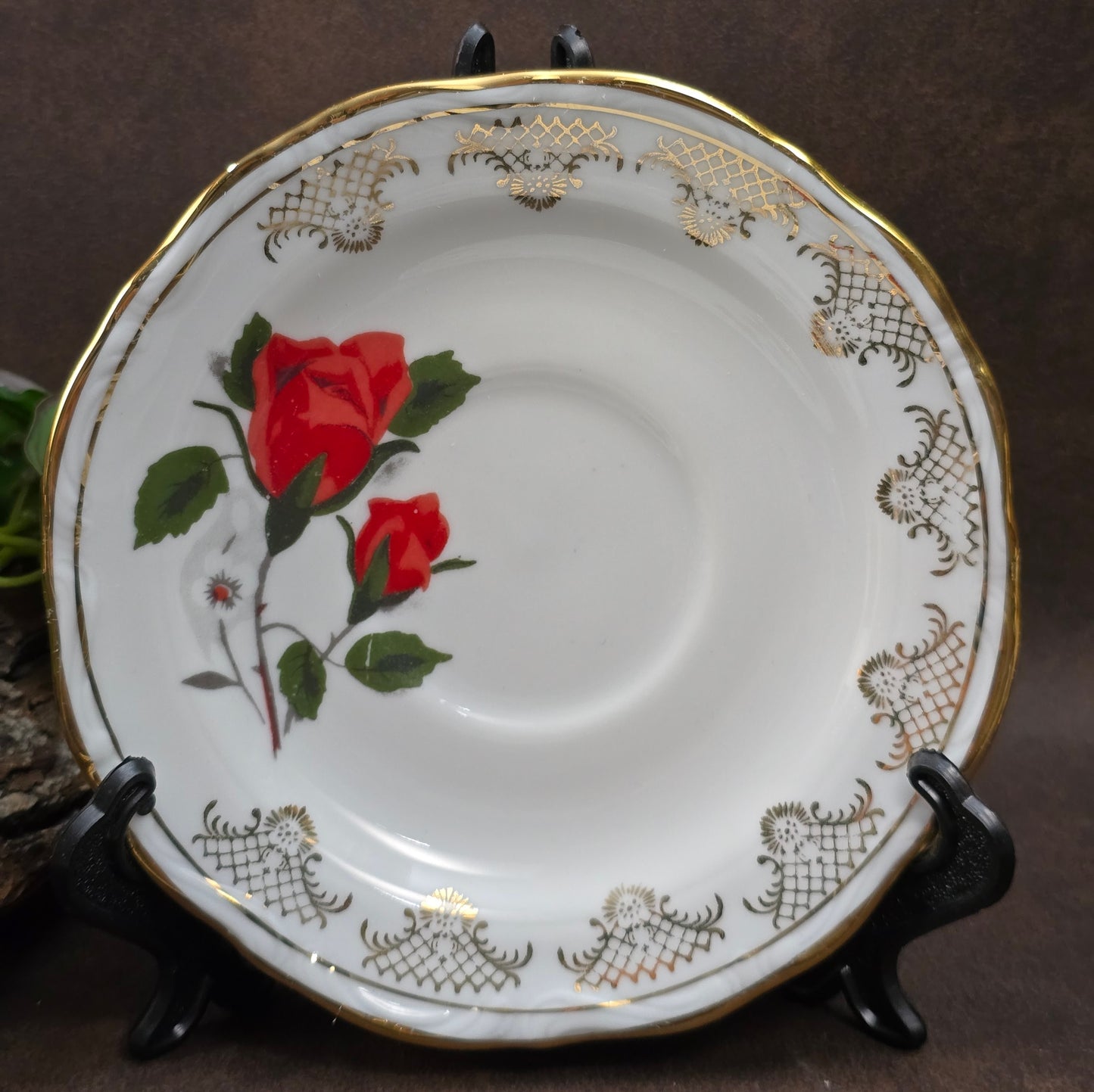 Romantisches Vintage-Gedeck von Chodziez, Polen, ca. 1970–80er. Mit Rosen- & Golddekor – 3-teilig, sehr gut erhalten. Ideal für Sammler:innen & Retro-Küchen!