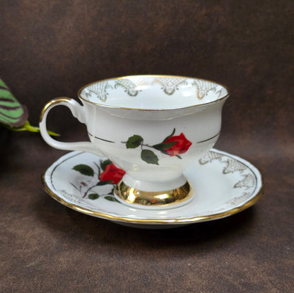 Romantisches Vintage-Gedeck von Chodziez, Polen, ca. 1970–80er. Mit Rosen- & Golddekor – 3-teilig, sehr gut erhalten. Ideal für Sammler:innen & Retro-Küchen!