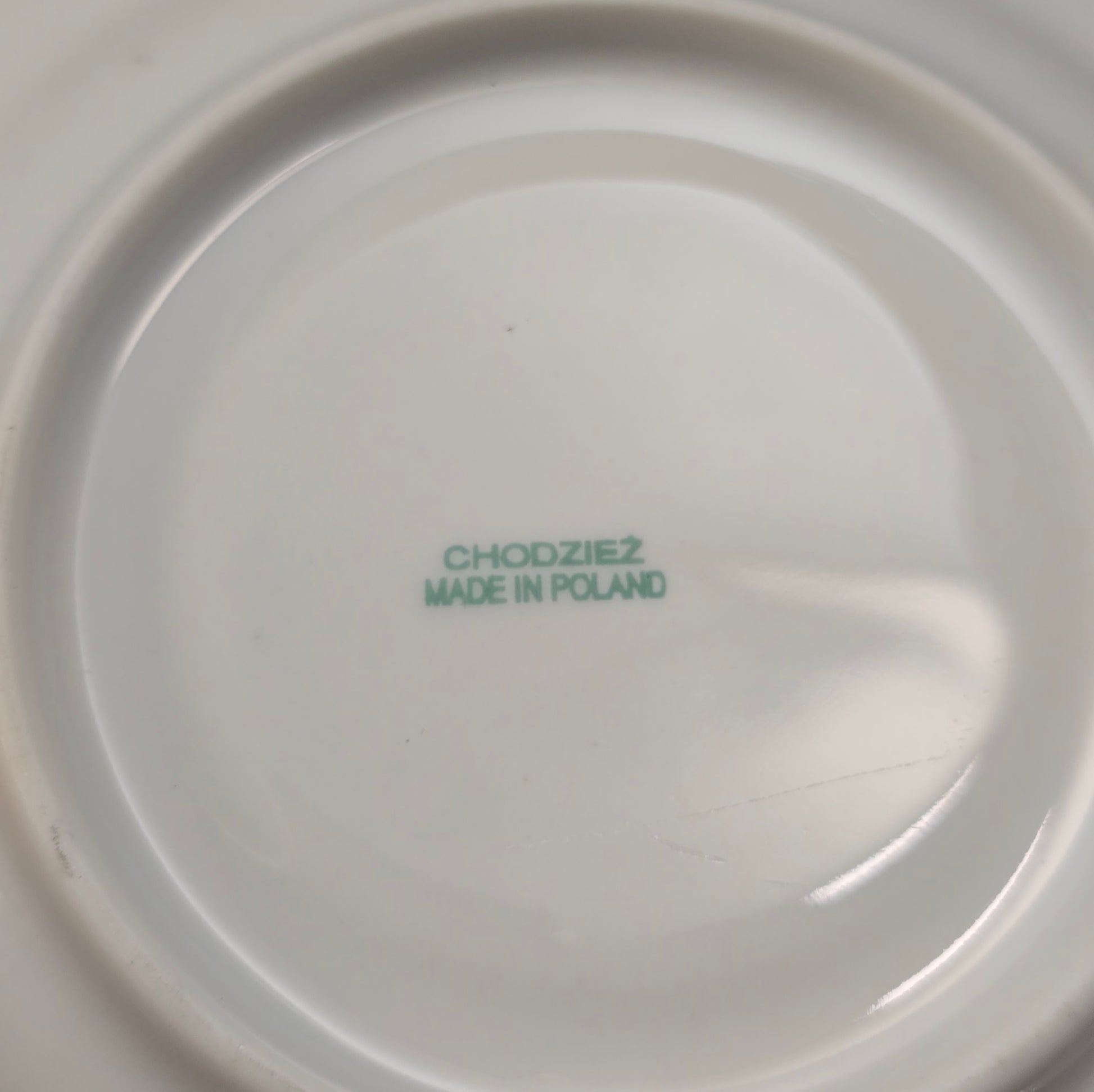 Romantisches Vintage-Gedeck von Chodziez, Polen, ca. 1970–80er. Mit Rosen- & Golddekor – 3-teilig, sehr gut erhalten. Ideal für Sammler:innen & Retro-Küchen!