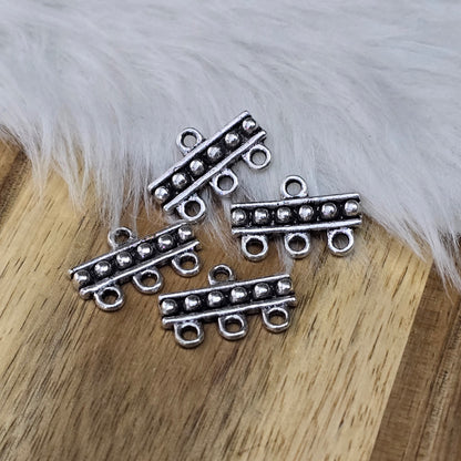 4 Ethno-Style Multiverbinder im antik silberfarbenen Look. Perfekt für Ketten, Armbänder & Ohrschmuck. Vielseitig, vintage & kreativ!