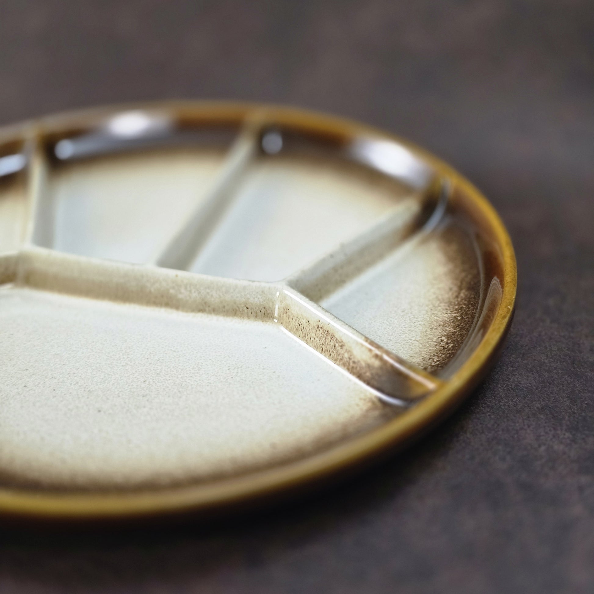 Sechsteiliger GERZ Fondueteller-Satz aus den 1970er Jahren in braun-beiger Glasur, 20 cm, Vintage W. Germany Keramik.