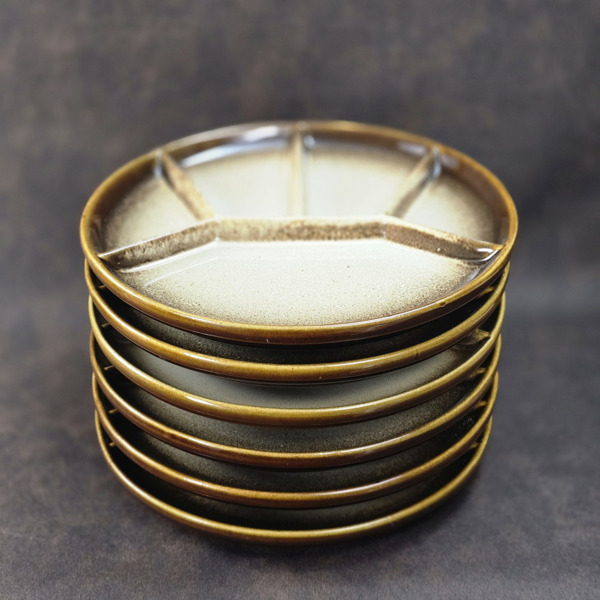 Sechsteiliger GERZ Fondueteller-Satz aus den 1970er Jahren in braun-beiger Glasur, 20 cm, Vintage W. Germany Keramik.