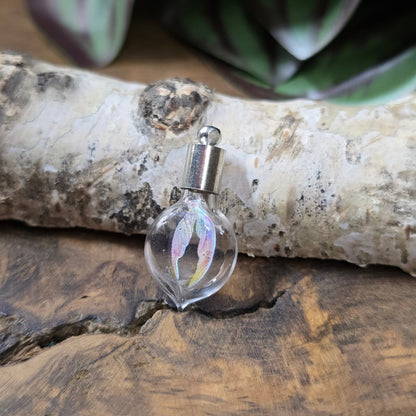 Glasphiole 21 mm im Schwanzflossen-Design, 3-teilig, Glasflasche mit Kappe zum Befüllen – ideal für DIY-Schmuckanhänger oder Bastelarbeiten.