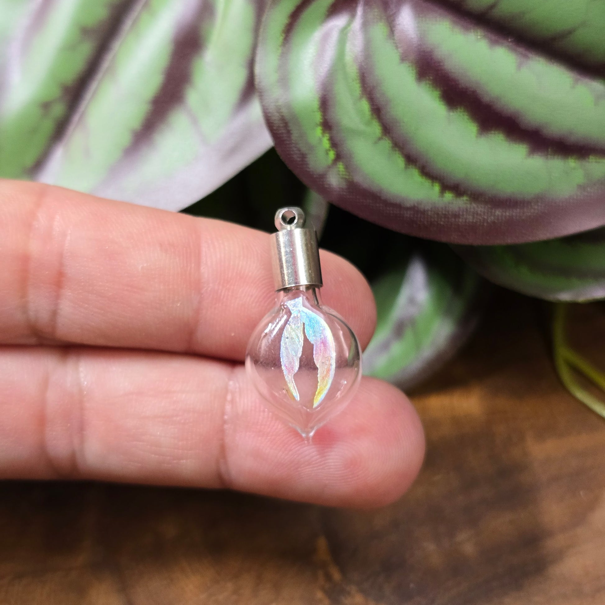 Glasphiole 21 mm im Schwanzflossen-Design, 3-teilig, Glasflasche mit Kappe zum Befüllen – ideal für DIY-Schmuckanhänger oder Bastelarbeiten.