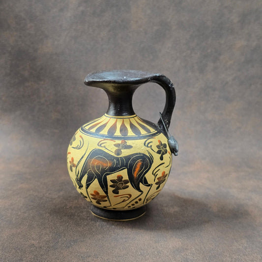 Griechische Replik-Keramikvase, ca. 2000er Jahre, 10 cm hoch, bemalt im Stil antiker Vorbilder, dekorativ als Sammlerstück oder Tischdeko.