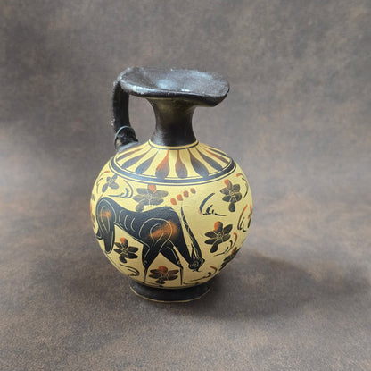 Griechische Replik-Keramikvase, ca. 2000er Jahre, 10 cm hoch, bemalt im Stil antiker Vorbilder, dekorativ als Sammlerstück oder Tischdeko.