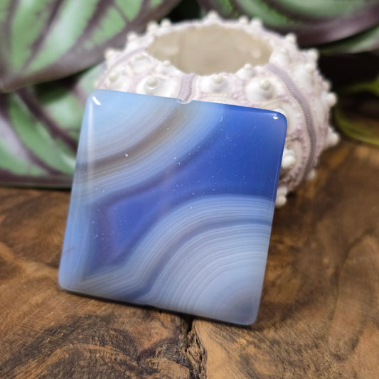 Unikat! Große viereckige Centerperle aus gebändertem Achat, ca. 40 mm – perfekt für auffällige Schmuckdesigns. Du erhältst genau das abgebildete Stück.
