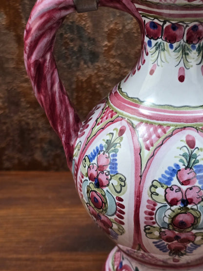 Handbemalter Vintage Keramikkrug mit Zinndeckel von Keck Keramik Bayern, Studio-Handwerkskrug der späten 1980er Jahre in traditioneller Volkskunstbemalung.