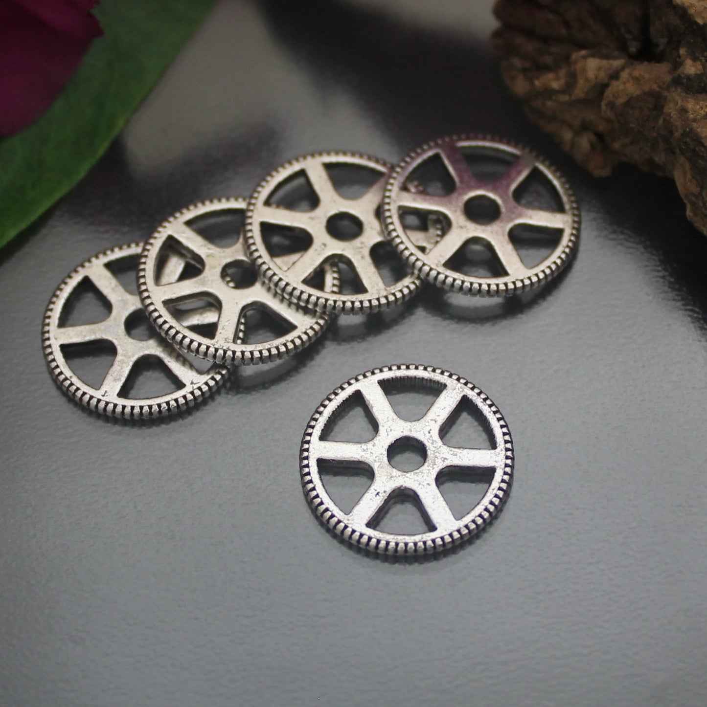 5 Zahnräder, Gearwheels, im Steampunk-Design, ø 20mm, ideal für die Schmuckfertigung