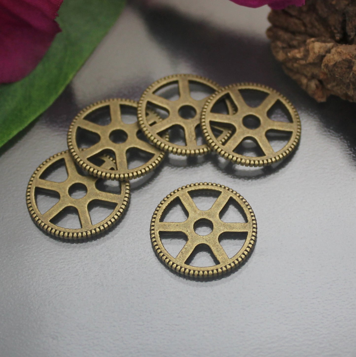 5 Zahnräder, Gearwheels, im Steampunk-Design, ø 20mm, ideal für die Schmuckfertigung