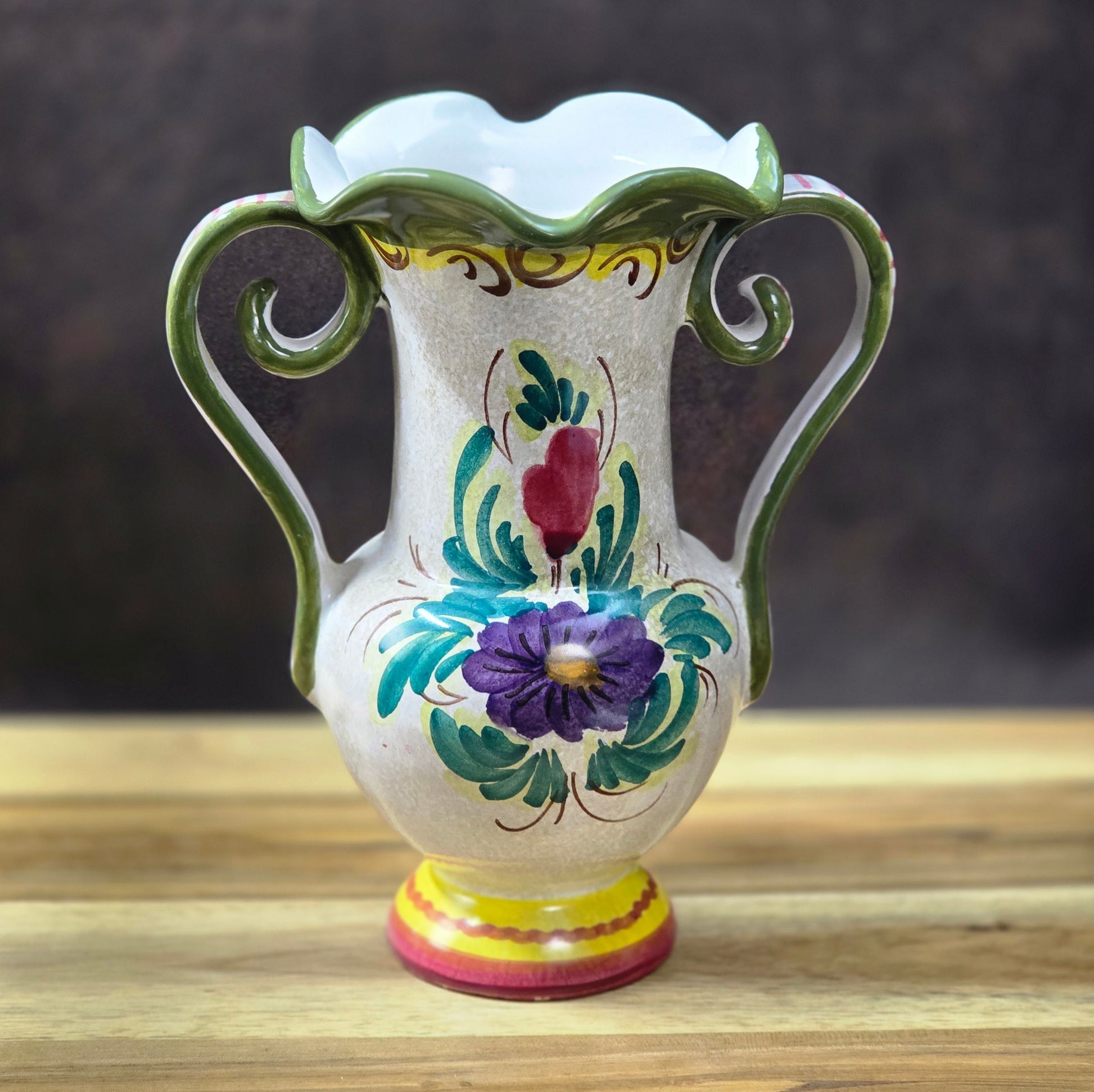 Italienische Amphoren-Vase, handbemalt, Mid-Century 1950er/1960er, florale Keramik mit Craquelé-Glasur.