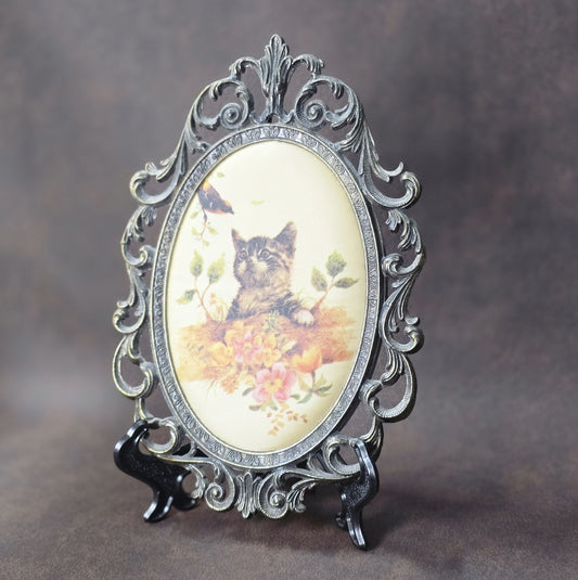 Italienisches Vintage-Bild mit Katze und Vogel im Shabby-Chic-Metallrahmen, romantische Wanddeko 1960er.