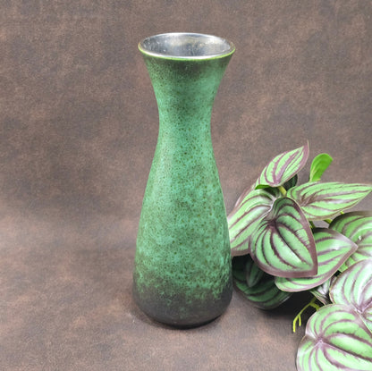 Jasba Vintage-Keramikvase 102/20 – 1970er, smaragdgrün mit dunklem Verlauf, matt & glänzend. Sammlerobjekt in sehr gutem Zustand. Made in Germany.