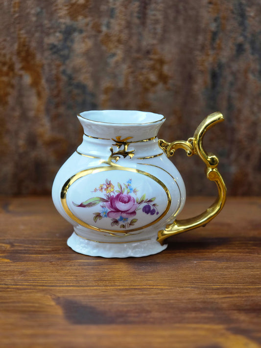 Karlsbad Trinkbecher aus Porzellan mit reichem Golddekor, tschechoslowakische Bädertasse der 1970er Jahre, Exportmarke JOME.