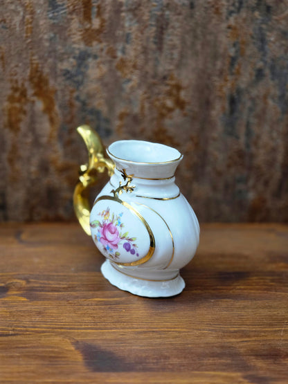 Karlsbad Trinkbecher aus Porzellan mit reichem Golddekor, tschechoslowakische Bädertasse der 1970er Jahre, Exportmarke JOME.