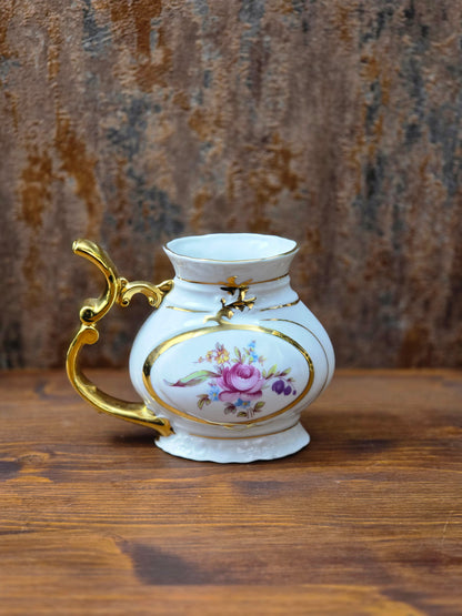 Karlsbad Trinkbecher aus Porzellan mit reichem Golddekor, tschechoslowakische Bädertasse der 1970er Jahre, Exportmarke JOME.