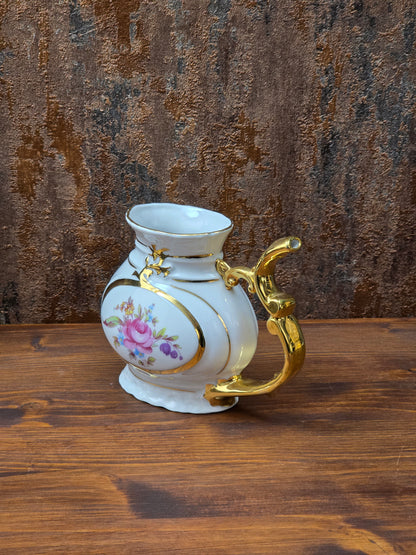 Karlsbad Trinkbecher aus Porzellan mit reichem Golddekor, tschechoslowakische Bädertasse der 1970er Jahre, Exportmarke JOME.