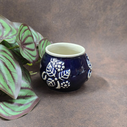 Authentische Vintage-Tasse aus deutschem Steinzeug, ca. 1960–70. Rustikal & dekorativ – ideal für Sammler oder nostalgische Küchendeko.