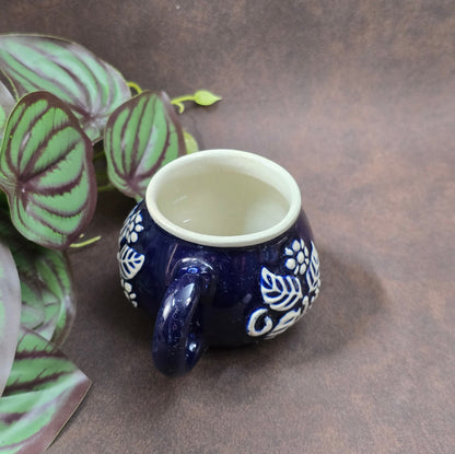 Authentische Vintage-Tasse aus deutschem Steinzeug, ca. 1960–70. Rustikal & dekorativ – ideal für Sammler oder nostalgische Küchendeko.