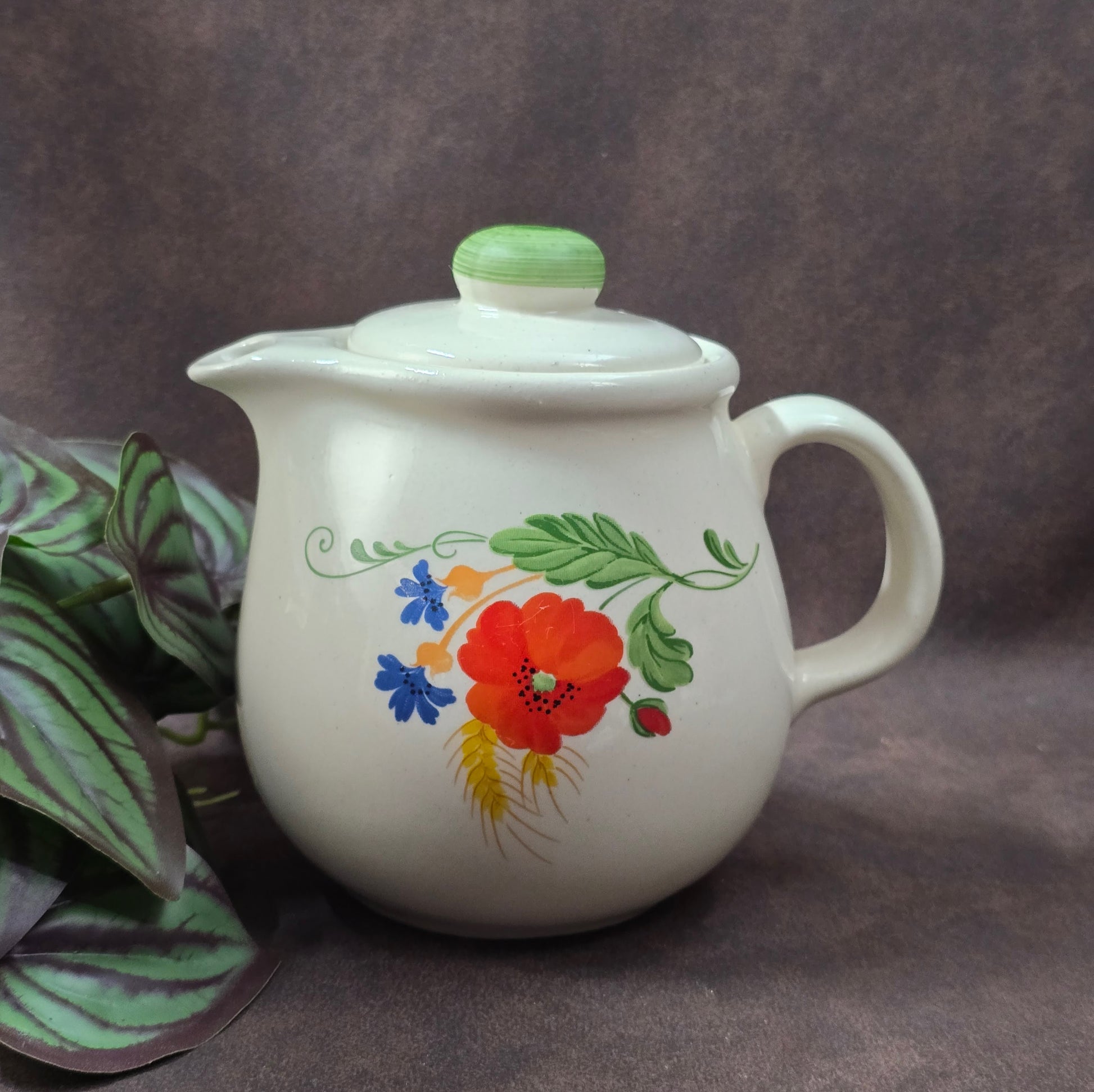 Charmante Vintage-Kaffeekanne aus der DDR (VEB Torgau, 1960er) mit Mohnblumen-Dekor, 0,5 L – ideal für Sammler & Landhausküchen.