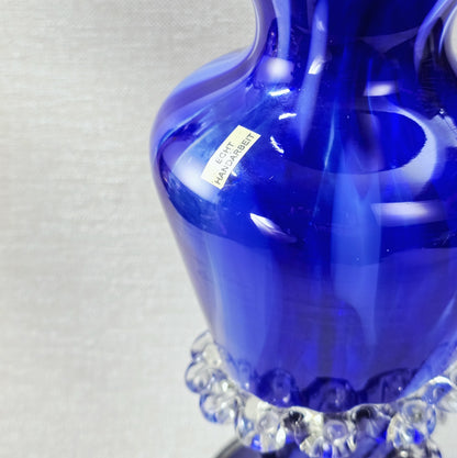 Kobaltblaue mundgeblasene Vase aus Polen mit Rigaree-Dekor, ca. 30 cm, polnisches Studioglas der 1970er Jahre, dekorative Vintage-Vase.