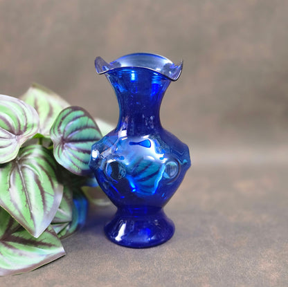 Kobaltblaue Lauscha Glasvase, 14 cm hoch, handgefertigt in den 1970er-Jahren, dekorative Vintage Blumenvase.