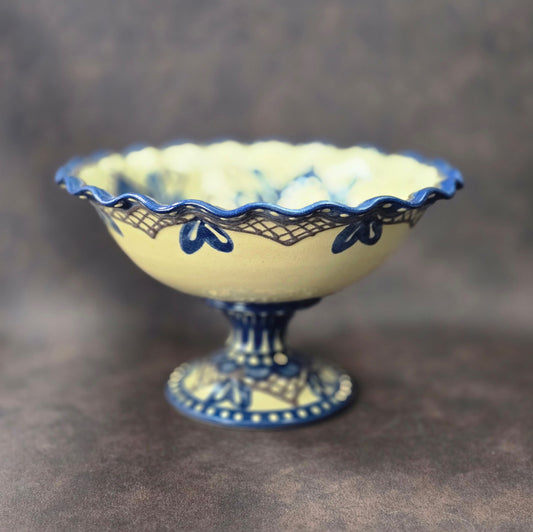 Handbemalte Vintage Fußschale Lausitzer Keramik, florales Kobaltblau-Dekor, 1970er DDR, dekorativ und sammelwürdig