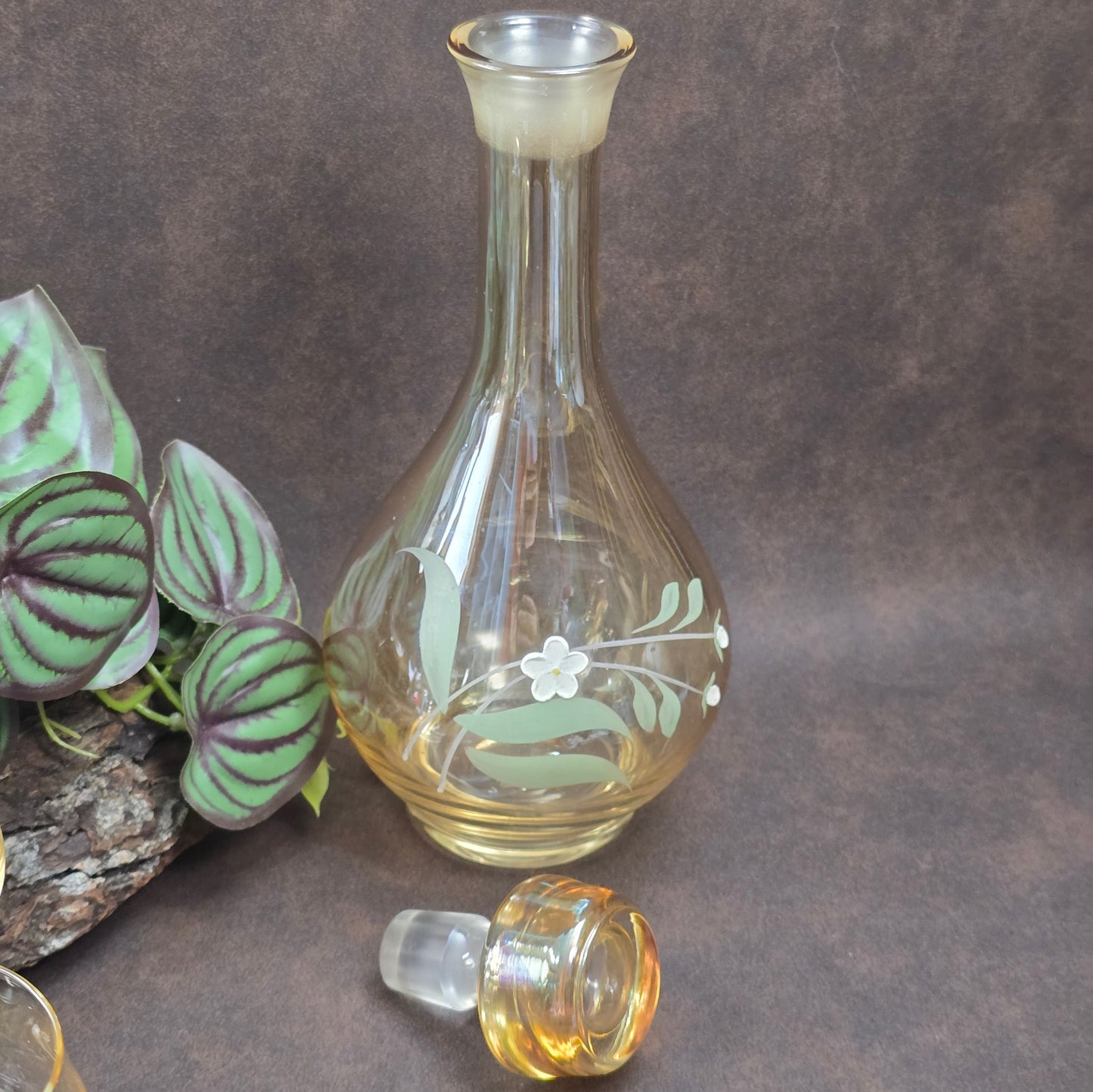 Exklusives Likörset mit Karaffe & 6 mundgeblasenen Gläsern aus Böhmen, 1950er/60er. Jedes Glas ein Unikat – perfekt für Sammler:innen & Vintageliebhaber:innen!