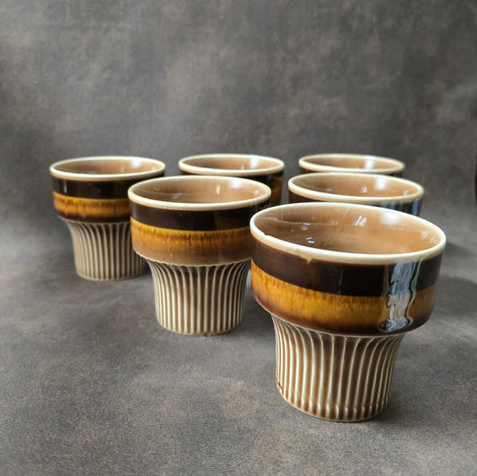 Vintage Mitropa Becher Annaburg Sintolan, 6er Set, braun gestreift, Mid-Century DDR Porzellan, geriffelt, stapelbar, 60er/70er Jahre.