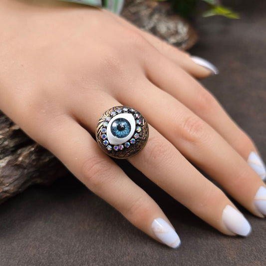 Mystischer Handmade-Ring mit Auge & Strass – größenverstellbar & schützend. Antik Bronze trifft auf Fantasy-Design.